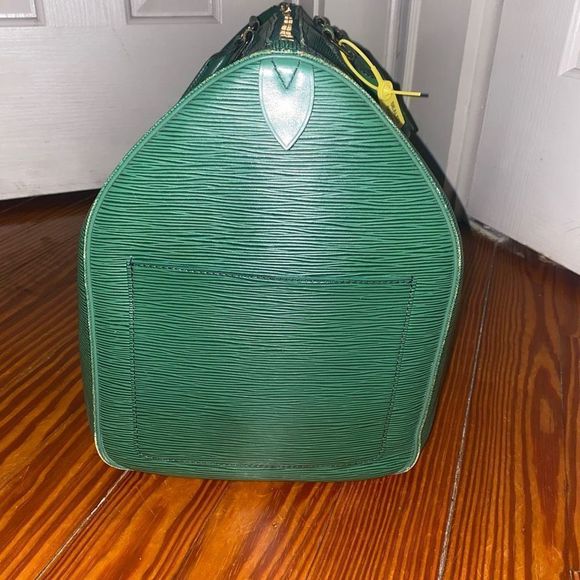 Louis Vuitton Green Epi Leather Keepall 50 Authentic - Picture 5 of 16